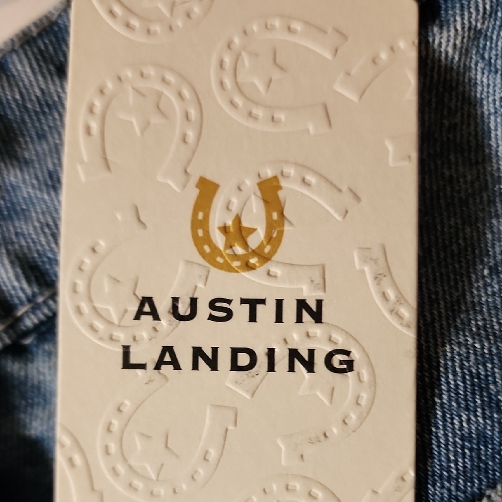 Austin Landing NWT Distressed Star-Studded Blue Denim Shorts - Picture 2 of 7